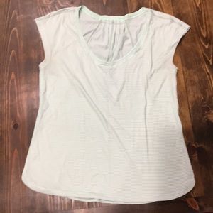 🍋 Lululemon- Mint Green Jersey T- V-neck - 10